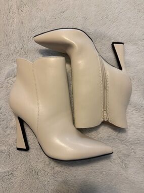 Nine West Cream Pointed Toe Ankle Booties